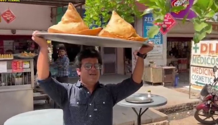 Eat and win contest delhi samosa