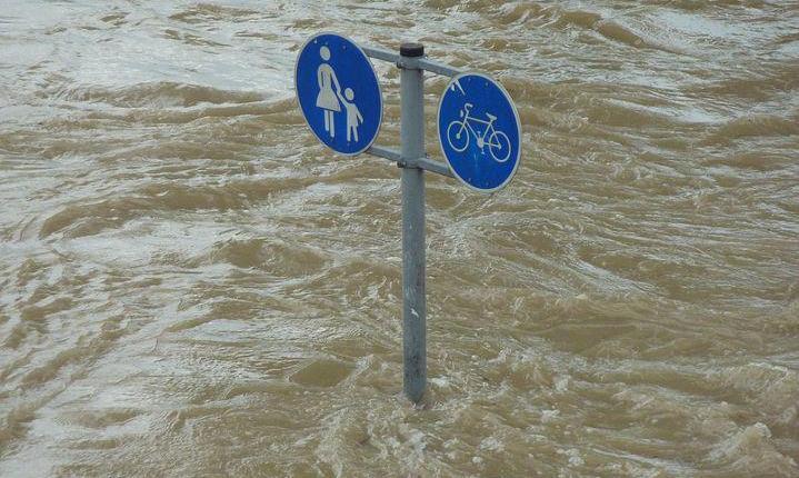 Latest News Update on Flood in Kashmir 2022 today. As the water level in Jhelum is soaring, flood alert in Kashmir
